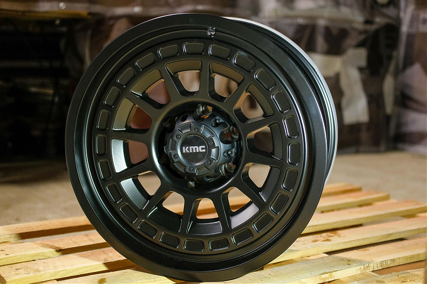ДИСК АВТОМОБИЛЬНЫЙ АЛЮМИНИЕВЫЙ ЛИТОЙ KMC CANYON (Реплика) 18х9 ET+10 6X139.7 ЦО-110,1