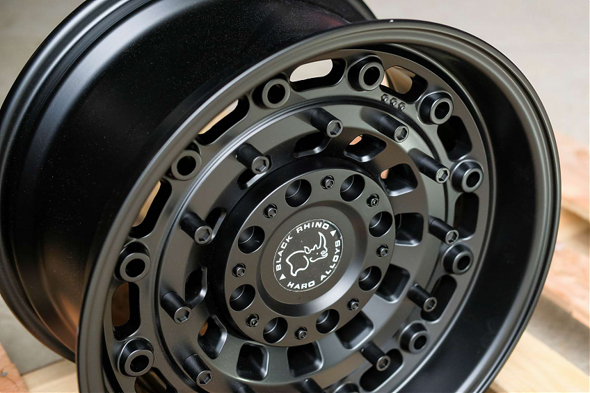 ДИСК АВТОМОБИЛЬНЫЙ АЛЮМИНИЕВЫЙ ЛИТОЙ BLACK RHINO ARSENAL (Реплика) 17х9 ET-0 6X139.7 6X135 ЦО-106