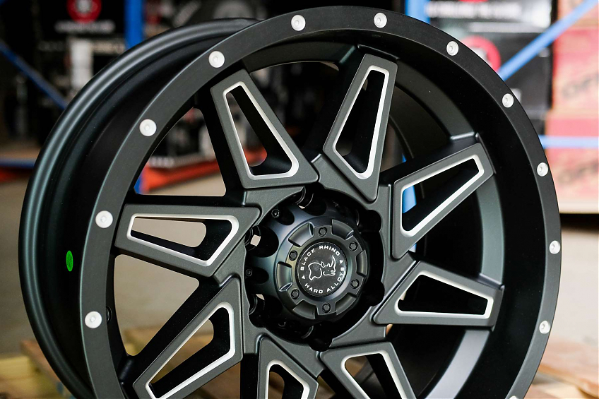 ДИСК АВТОМОБИЛЬНЫЙ АЛЮМИНИЕВЫЙ ЛИТОЙ Black Rhino 212 Реплика 18х9 ET-0 6X139.7 ЦО-110.1