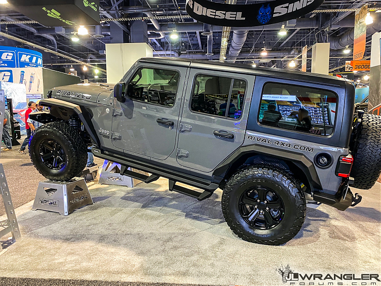 Силовые пороги со ступеньками Rival для Jeep Wrangler JL 5 дверей 2019 + 