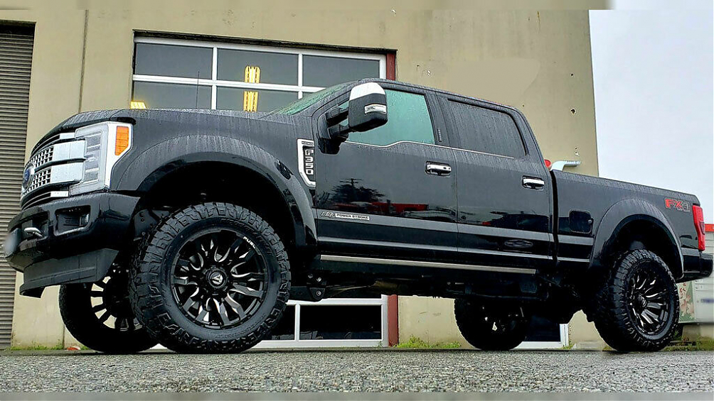 ДИСК АВТОМОБИЛЬНЫЙ АЛЮМИНИЕВЫЙ ЛИТОЙ FUEL Model D673 (Реплика) R20х10 ET-0 6X139.7 ЦО-110,1