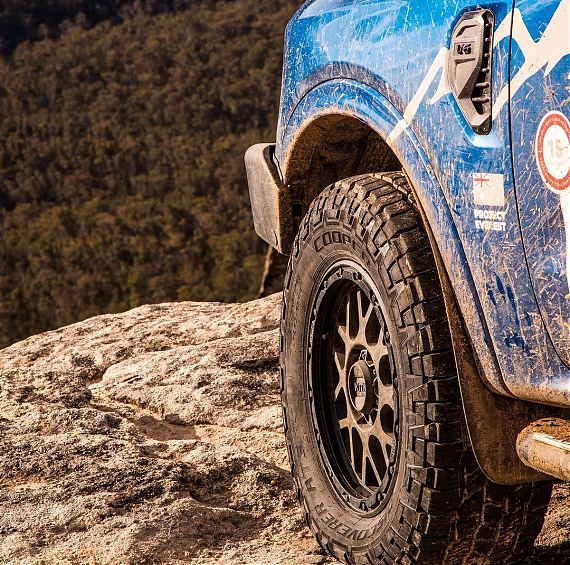 Всесезонная автомобильная шина Cooper Discoverer AT3 LT 265/60 R18 119/116S